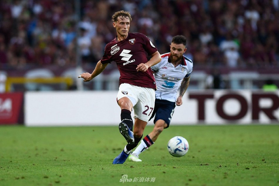 她展现出了 她展现出了