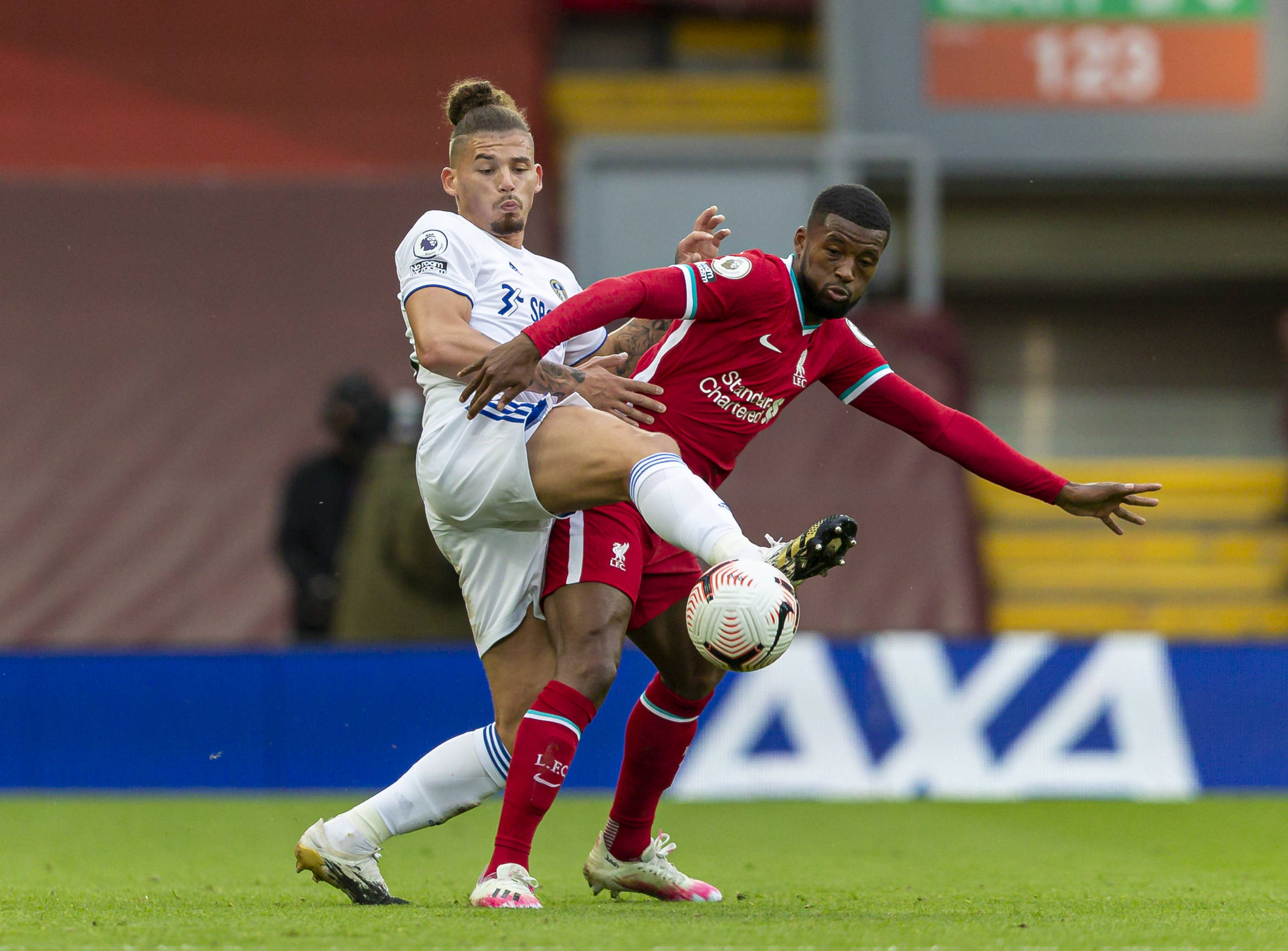 临自信心下 临自信心下