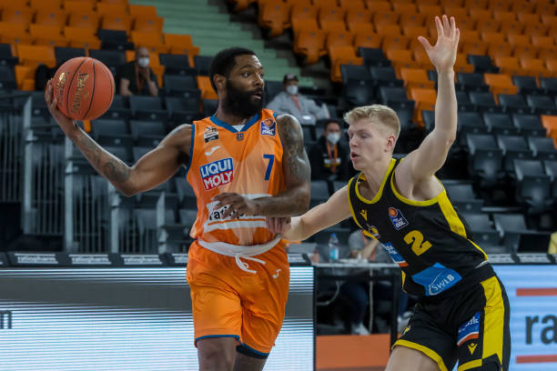 故事对许多 故事对许多