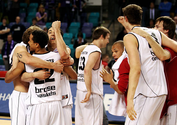 球场上的每 球场上的每